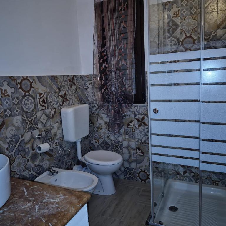 NA ZA ROSA - Casa Vacanze - Camera Matrimoniale con Bagno Privato - 1