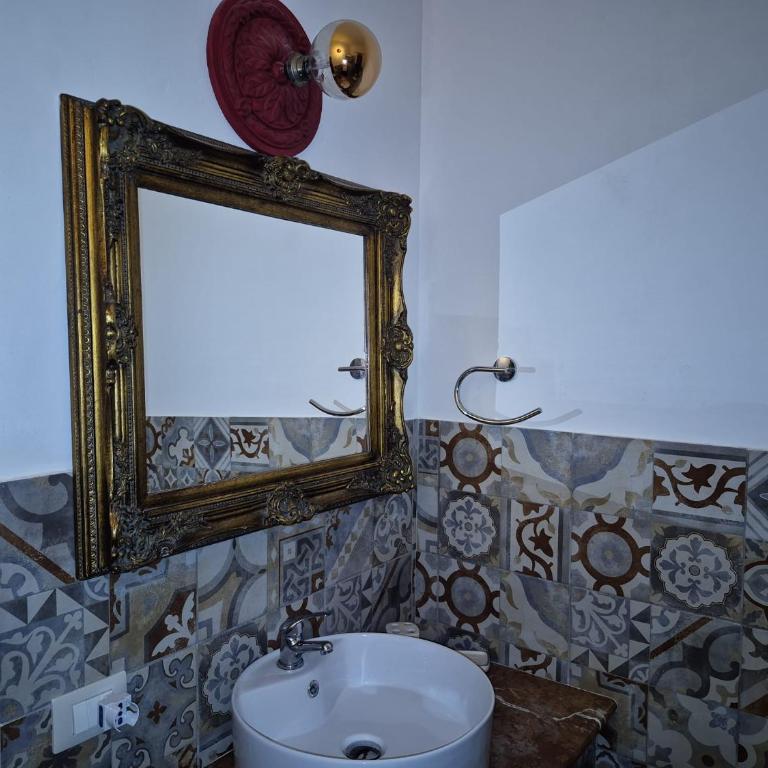 NA ZA ROSA - Casa Vacanze - Camera Matrimoniale con Bagno Privato - 2