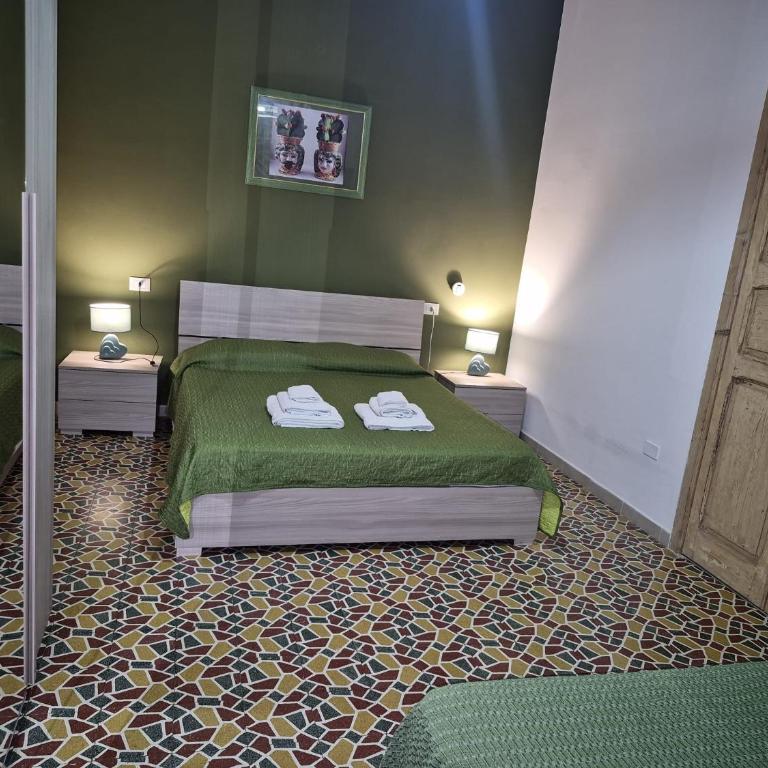 NA ZA ROSA - Casa Vacanze - Camera Tripla con Bagno Privato - 2