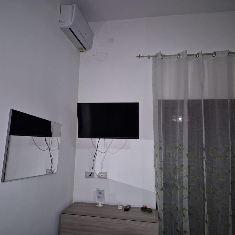 NA ZA ROSA - Casa Vacanze - Camera Tripla con Bagno Privato - 5