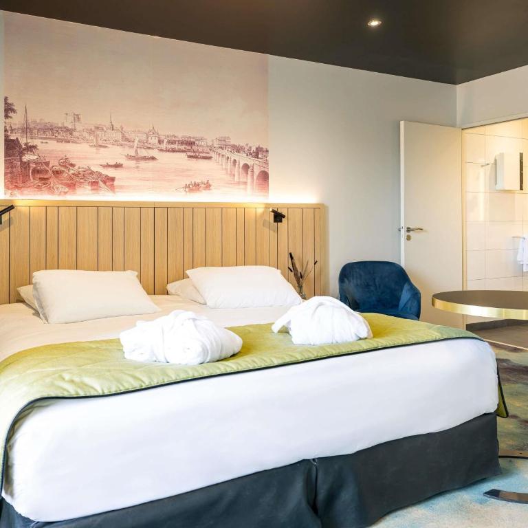 Mercure Bords de Loire Saumur - Privilege Double Room with Castle View - 1