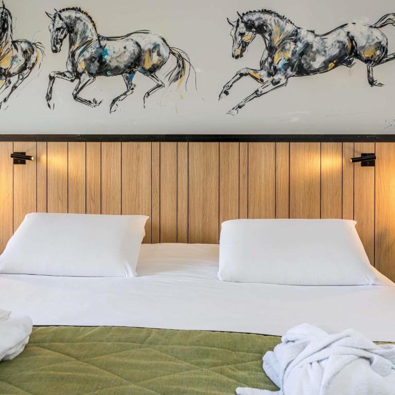 Mercure Bords de Loire Saumur - Privilege Double Room with Castle View - 9