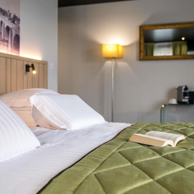 Mercure Bords de Loire Saumur - Privilege Double Room with Castle View - 5