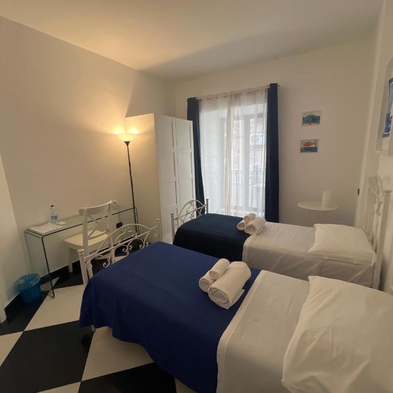 Casa Galati - Camera Standard Doppia con Letti Singoli con Bagno Privato Esterno - 1