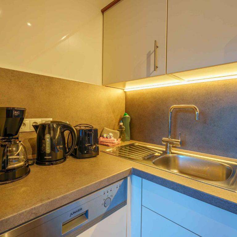 Ferienwohnungen Egger - Apartment mit 2 Schlafzimmern und Balkon - 2