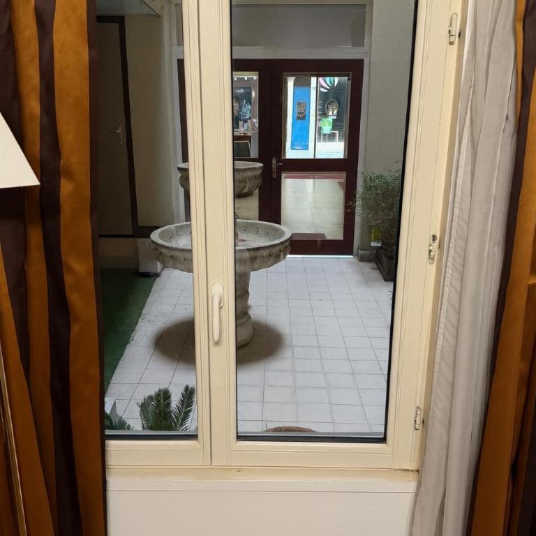 Hôtel 85 Saint Honore - Chambre Familiale - Accessible aux Personnes à Mobilité Réduite - Rez-de-Chaussée - Vue sur Cour - 6