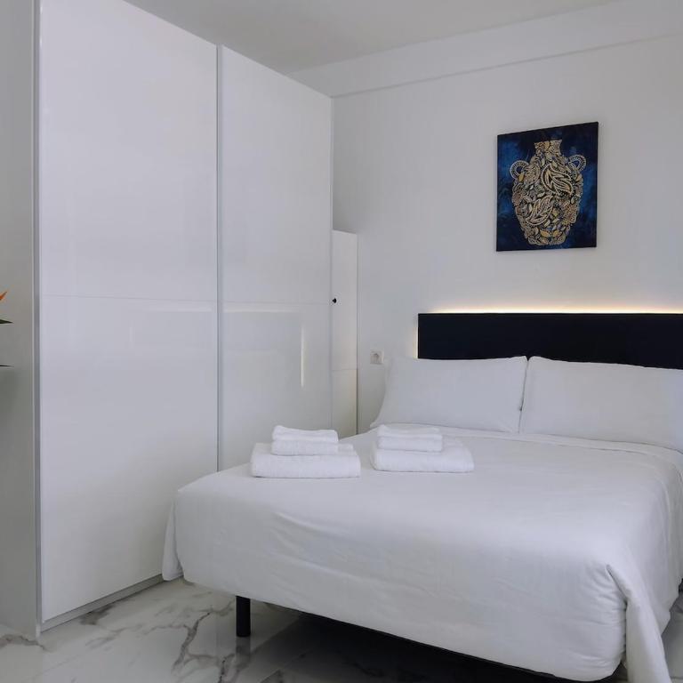 Modern studio in downtown Torremolinos, close to the beach - Apartamento de 1 dormitorio - 8