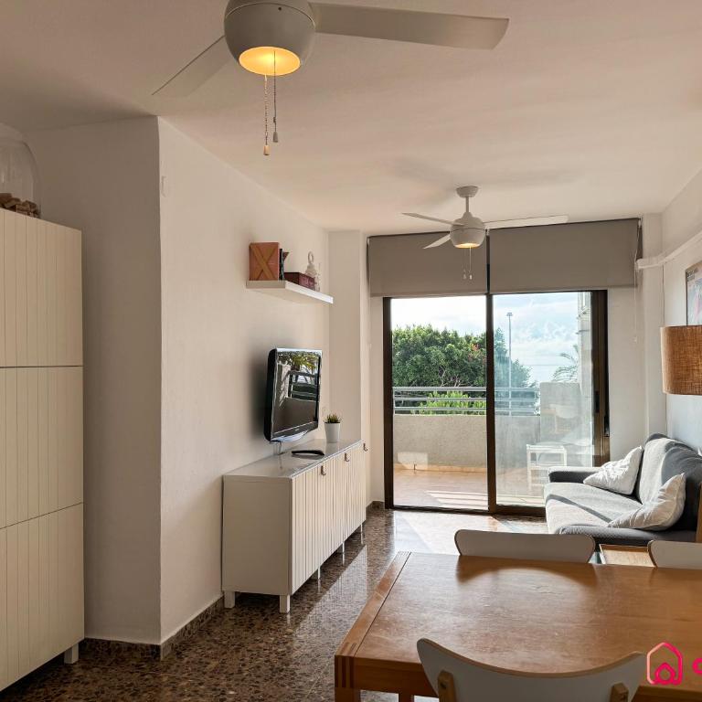 El Apartamento - Three-Bedroom Apartment with Sea View - 28
