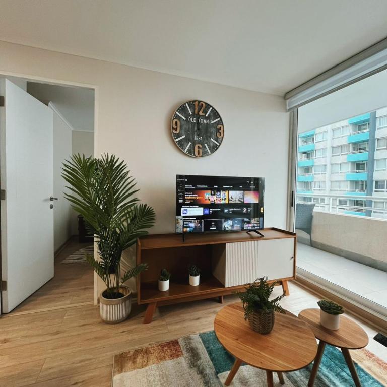 Moderno Depto con Terraza, Estacionamiento y Piscina, La Cisterna - One-Bedroom Apartment - 2