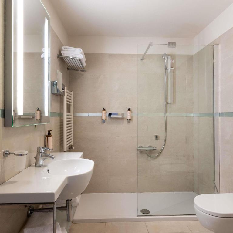 Mercure Hotel Rimini Artis - Camera Privilege Fronte Mare con 1 Letto Matrimoniale e 1 Letto Singolo - 7