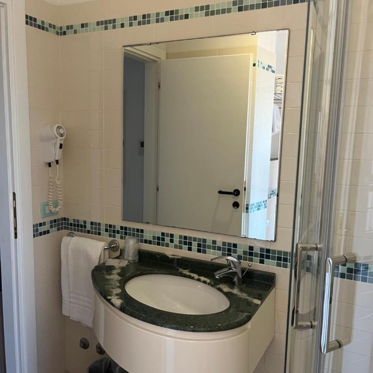 Mare Home Brunch&Beauty - Adults Only - Deluxe Triple Room with Sea View - 1