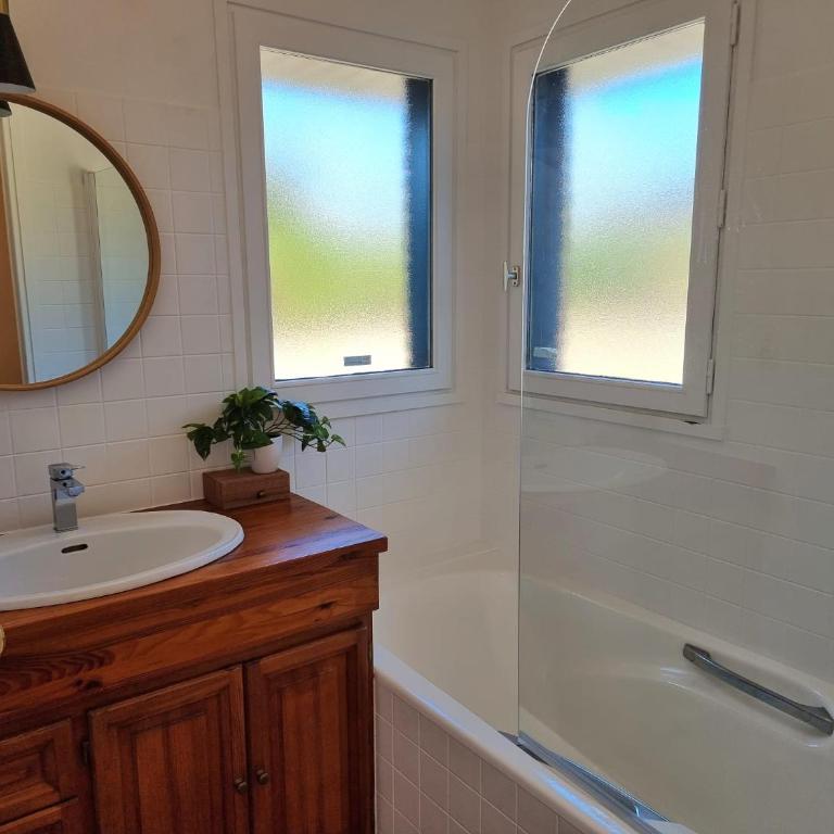 La villa M Vannes, villa les pieds dans l'eau sur le port, avec grand jacuzzi - Villa - Vue sur Mer - 42