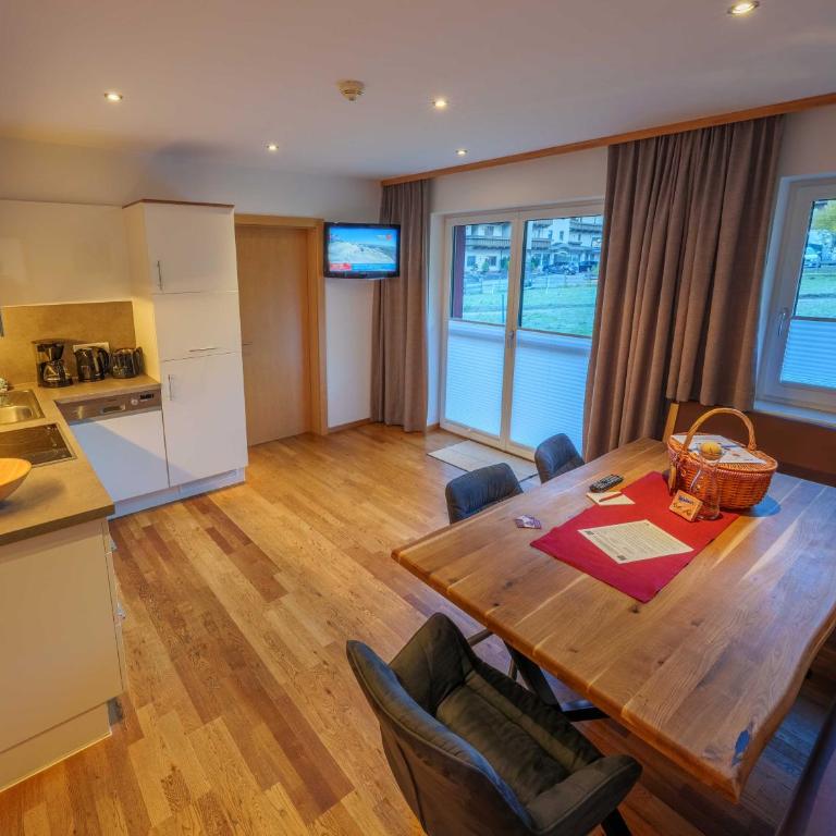 Ferienwohnungen Egger - Apartment mit 2 Schlafzimmern und Gartenblick - 17