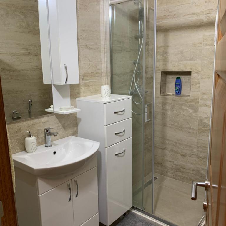 Braća Velić - Apartman sa 2 Spavaće Sobe - 10