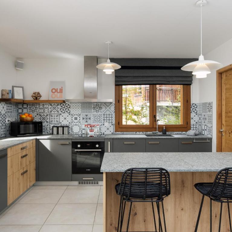 Chalet Le Faon - central Morzine, sleeps 9 - One-Bedroom Chalet - 5