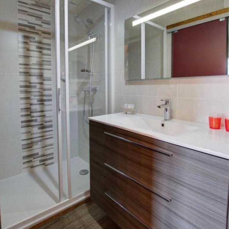 Chalet La Belle Etoile - Chambre Familiale avec Douche - 3