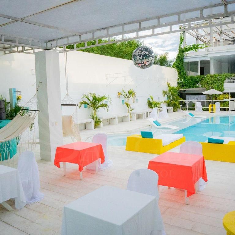 La Puerta del Ángel LOW COST - Habitación Familiar con baño privado - 9