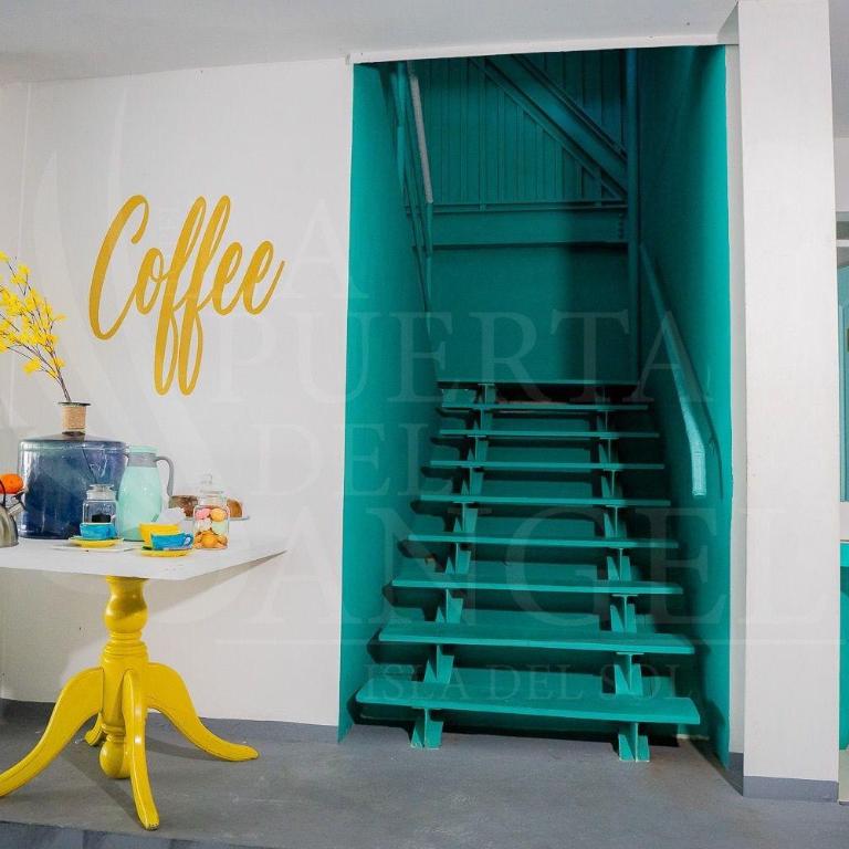 La Puerta del Ángel LOW COST - Habitación Familiar con baño privado - 10