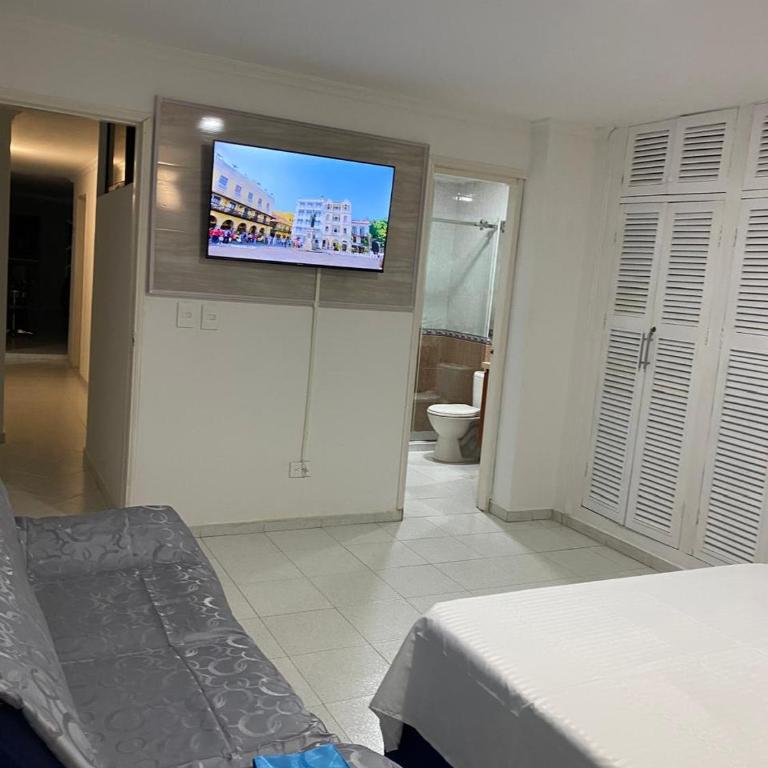 Habitación con baño interno cerca al aeropuerto - Double Room with Private Bathroom - 3