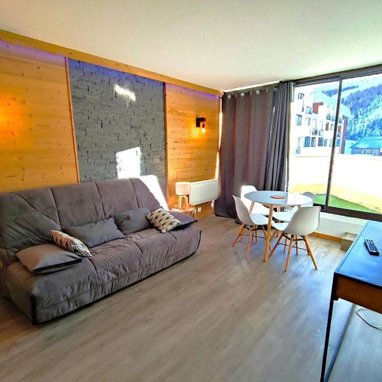 Appartement Rénové 2P avec Balcon Sud, Front de Neige, au Pied des Pistes - Appartement 1 Chambre - 1
