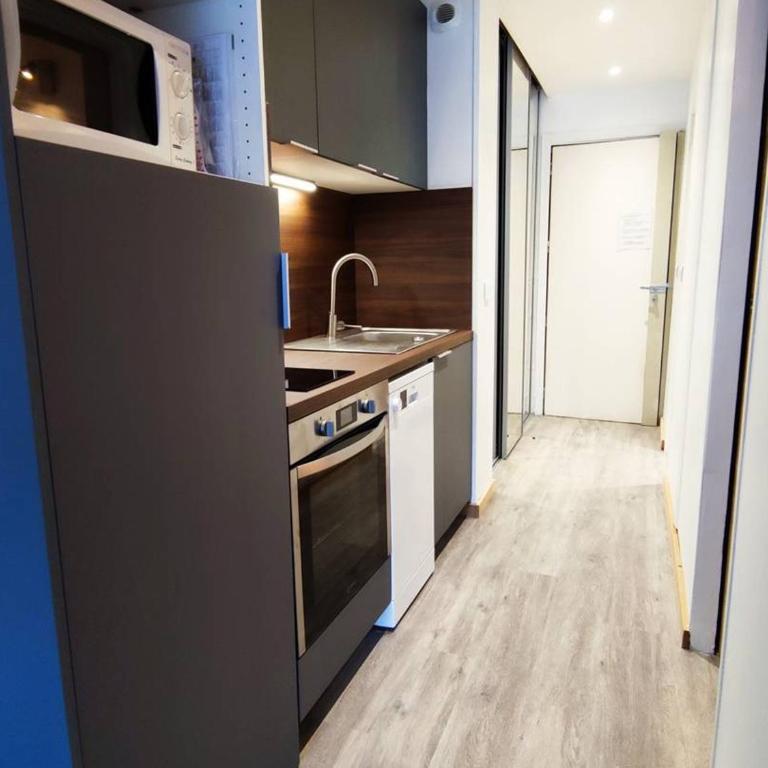 Appartement Rénové 2P avec Balcon Sud, Front de Neige, au Pied des Pistes - Appartement 1 Chambre - 8