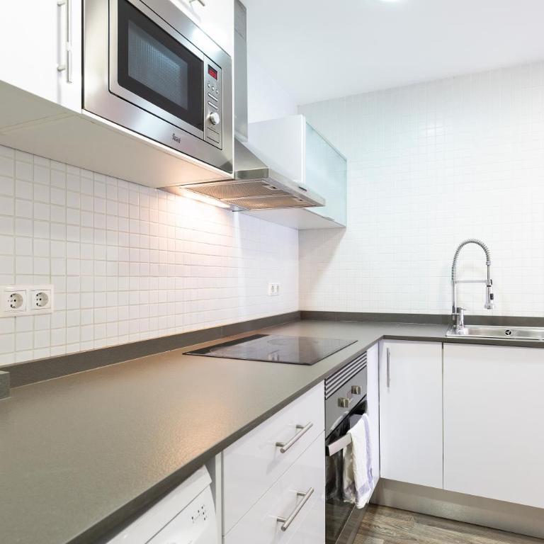 S4D Diagonal Bruc - Three-Bedroom Apartment - 9