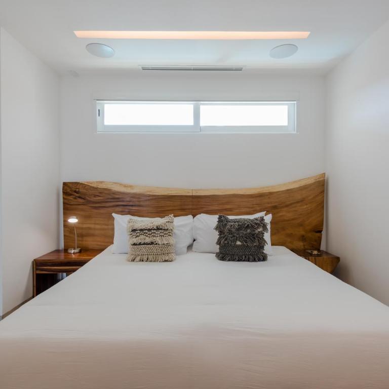 Oceana Residences - Two-Bedroom Apartment with Balcony and Sea View - 6
