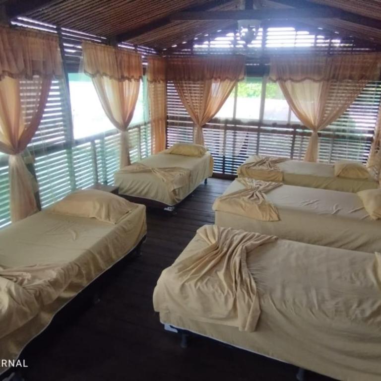 Alojamiento LETICIA - Habitación Compartida Mixta de 8 camas - 2