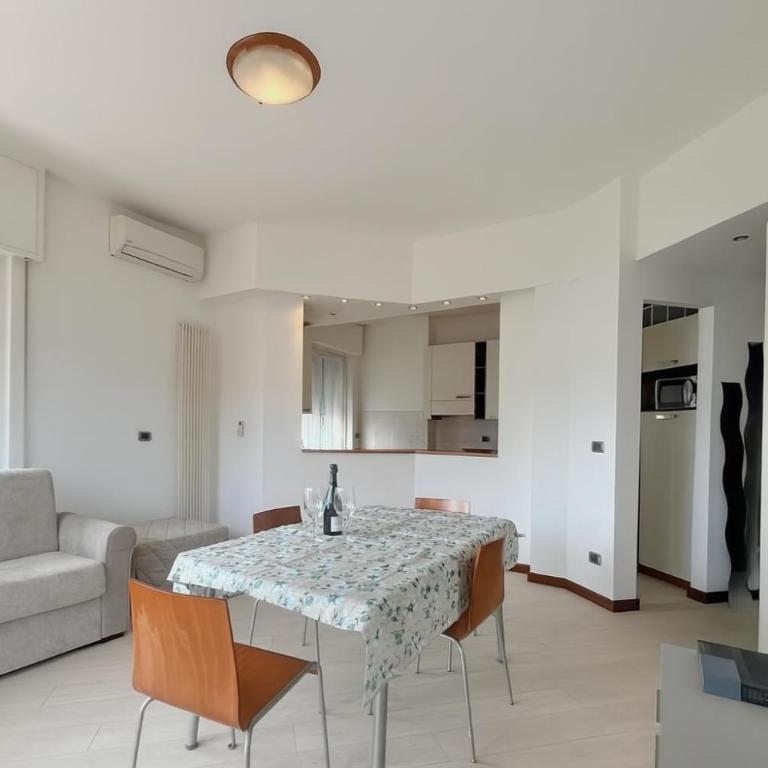 WELCOME RIVIERA-Primavera 1A- Vista mare- spazioso e comodo appartamento-2 bagni-wifi-aria condizionata in ogni stanza-garage a pagamento 15 euro al giorno - Appartamento con 2 Camere da Letto - 29