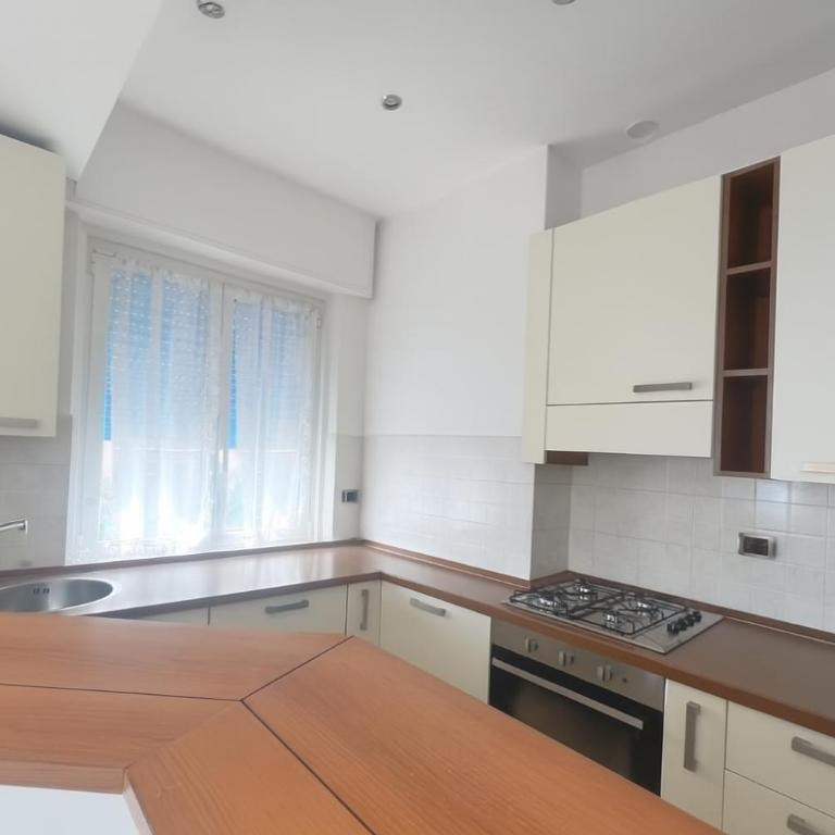 WELCOME RIVIERA-Primavera 1A- Vista mare- spazioso e comodo appartamento-2 bagni-wifi-aria condizionata in ogni stanza-garage a pagamento 15 euro al giorno - Appartamento con 2 Camere da Letto - 30