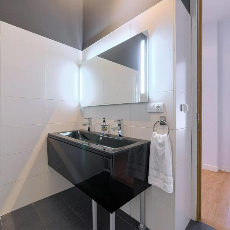 San Anton Old Town by Next Stop Bilbao - Two-Bedroom Apartment - 14