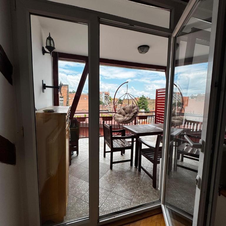 LaraApartman - Apartman sa 3 Spavaće Sobe i Balkonom - 13