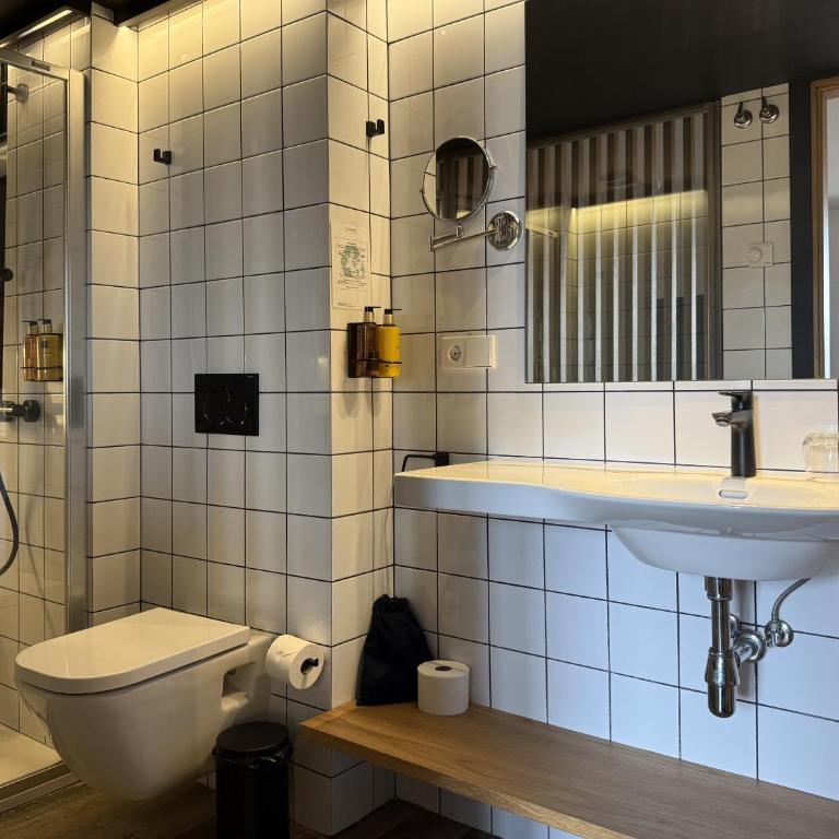 Pou - Habitación Doble con baño privado - 12