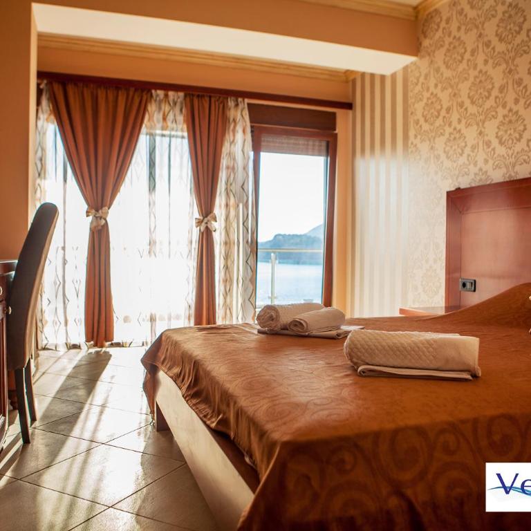 Hotel Velkom - Dvokrevetna soba sa Bračnim Krevetom, Terasom i Pogledom na More - 6
