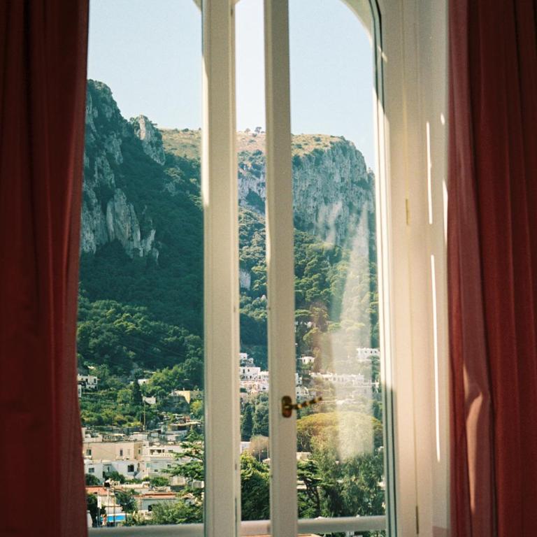 Il Capri Hotel - The Splendida Seaview Suite - 3