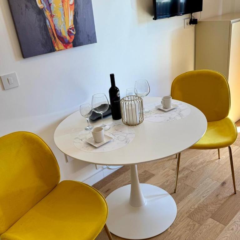 Balkan,Sunny, Cozy, New - One-Bedroom Apartment - 5