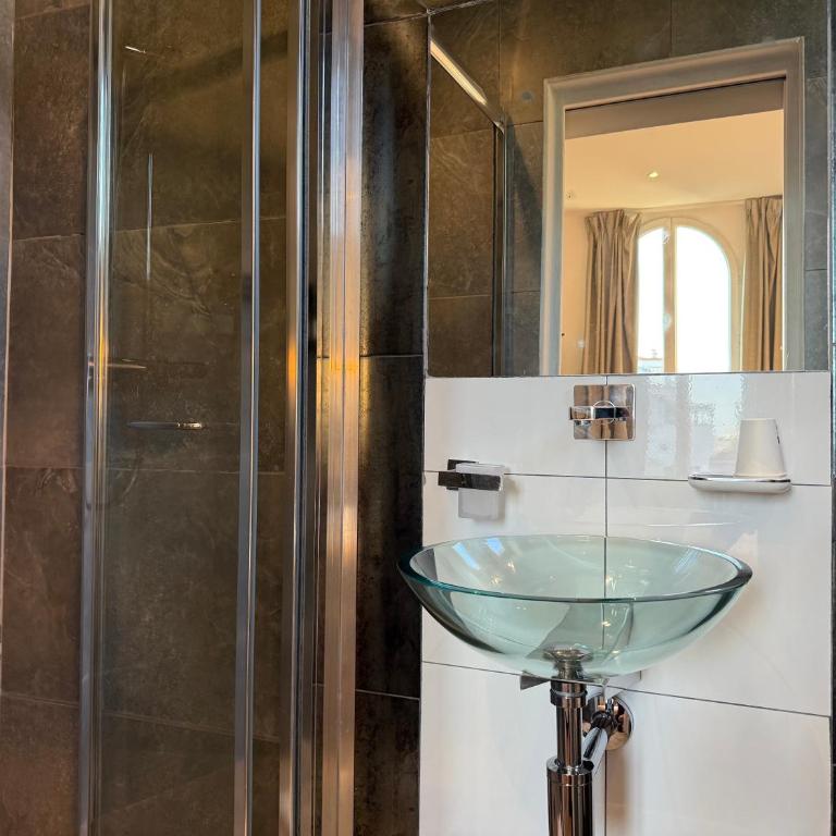Ideal Sejour Cannes - Hôtel de Charme - Chambre Supérieure - Vue sur Jardin - 6