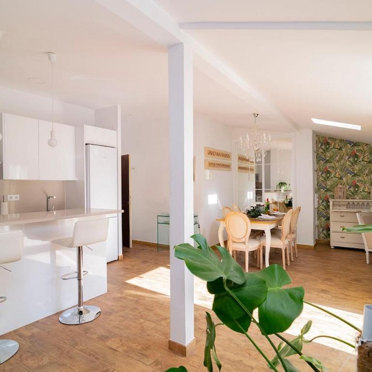Luminoso Atico En lo alto de la ciudad - Apartamento de 2 dormitorios - 1