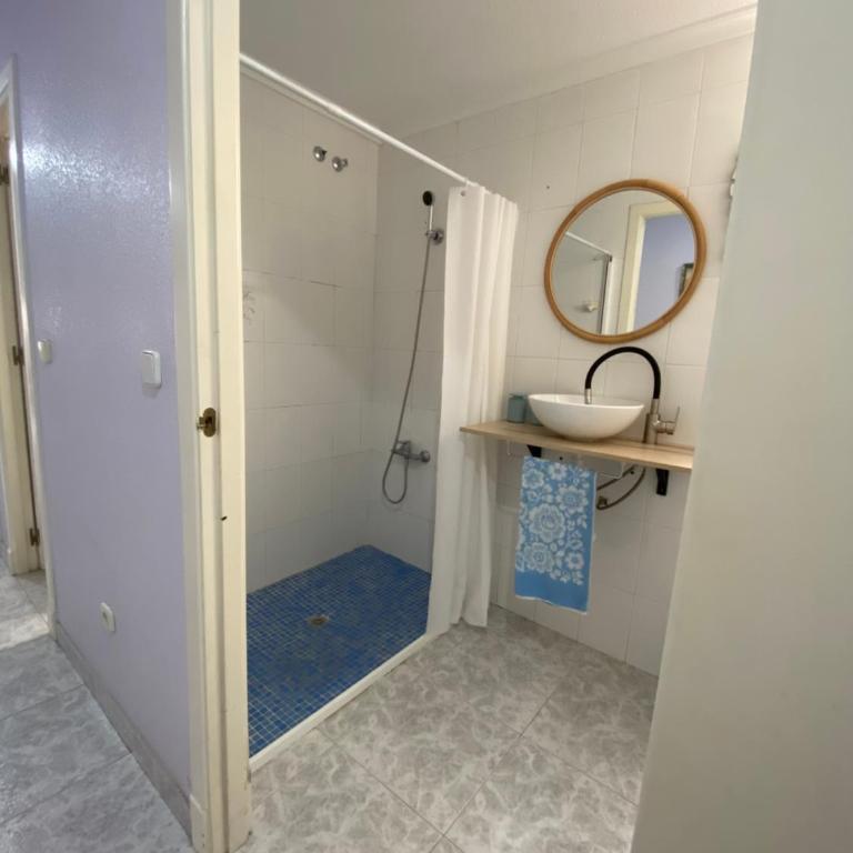Precioso apartamento con vistas al mar - Two-Bedroom Apartment - 2