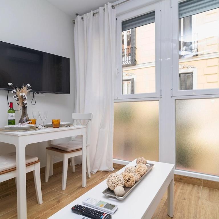 Pequeño edén en Malasaña - One-bedroom Loft Apartment - 3