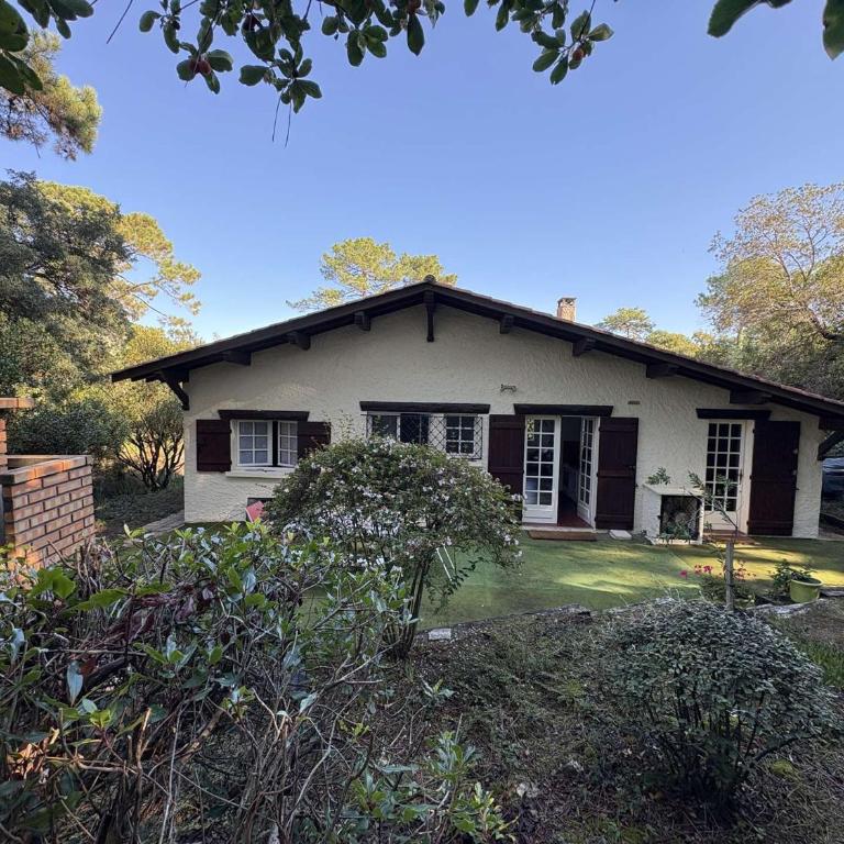 Villa au Calme avec Grand Jardin, Proche Commerces - FR-1-736-67 - Villa - 11