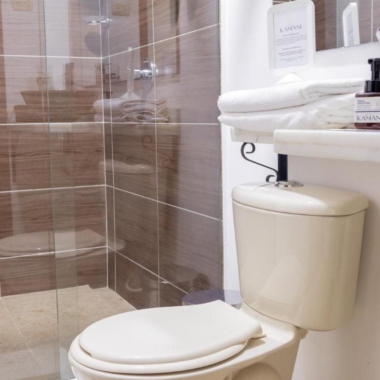 Hotel Kamani Florencia - Habitación Triple Básica - 9