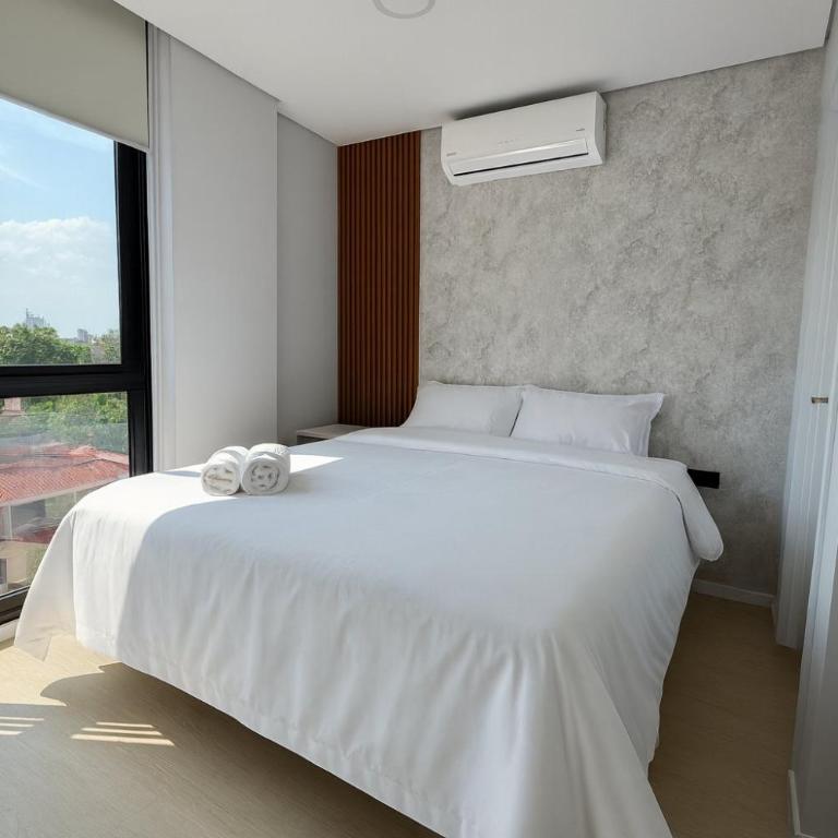 Apt w/ amenities steps from Shopping del Sol - Apartment - 3