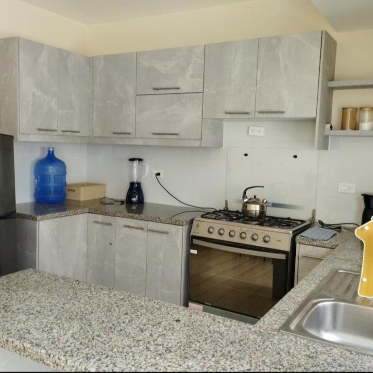 Casa con vista al mar y piscina en Manta - Three-Bedroom House - 20