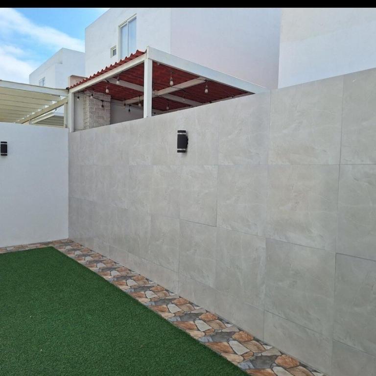 Casa con vista al mar y piscina en Manta - Three-Bedroom House - 32