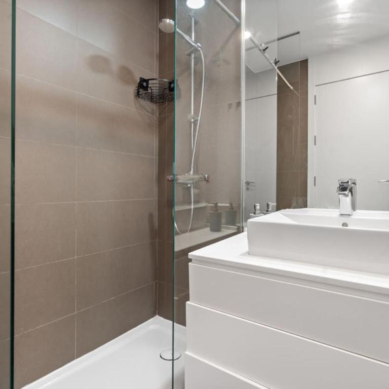 Modern Apartment with Terrace & Sea Views in Cancelada - Estepona - Apartamento de 2 dormitorios - 12