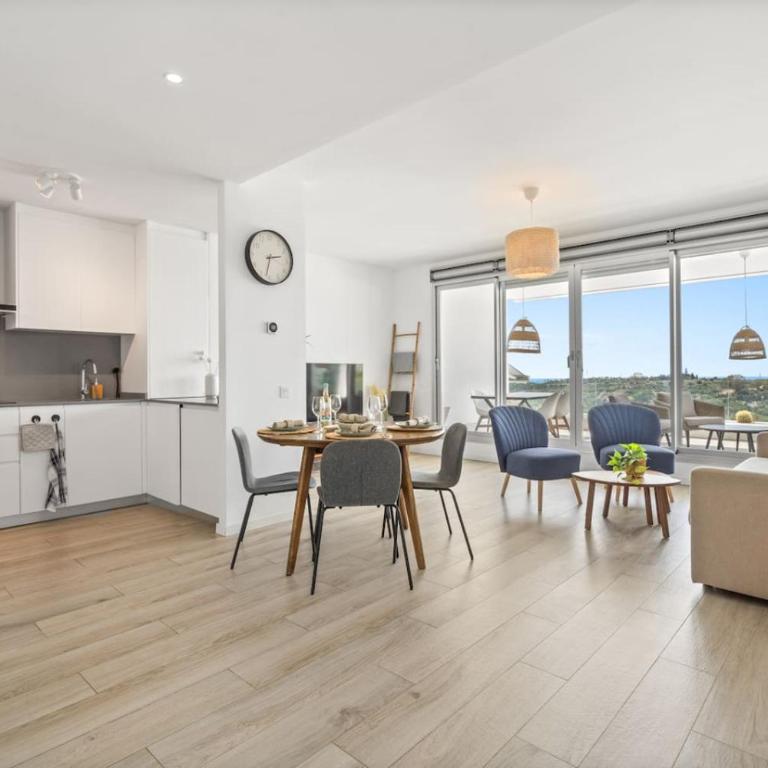 Modern Apartment with Terrace & Sea Views in Cancelada - Estepona - Apartamento de 2 dormitorios - 10