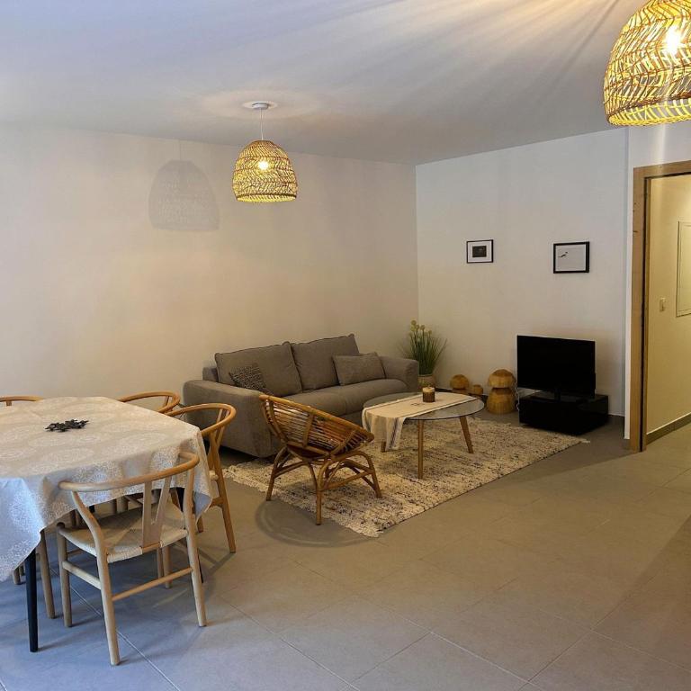 Bel appartement avec grande terrasse, proche du téléphérique - FR-1-464-251 - Apartamento - 4