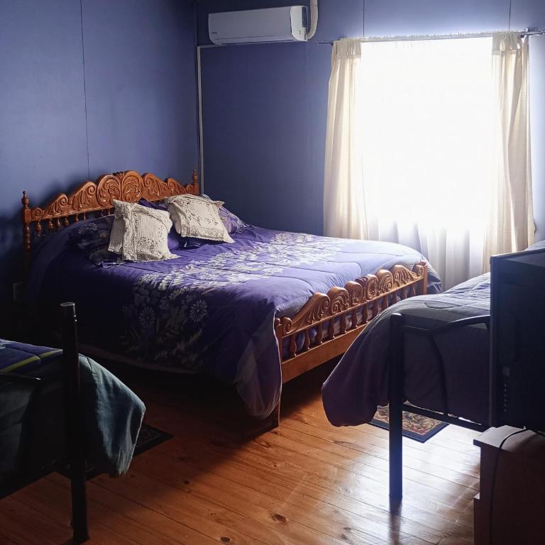 Hostal Villa Portales - Economy Triple Room with Shared Bathroom - 1