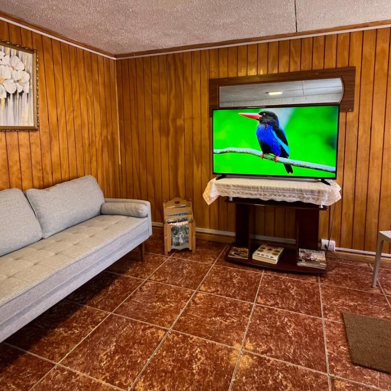 Casa Refugio Austral, cálida, full equipada, buen descansar y buena ubicacion - Three-Bedroom House - 11